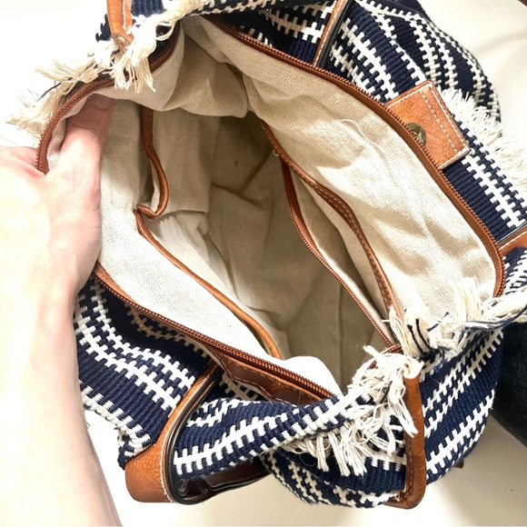 🍭3/$15 Sandra Roberts navy blue & white striped fringe large tote handbag - Picture 13 of 14